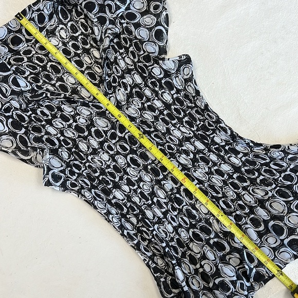 *Like New* Cute Skirt/Sleeveless Top Outfit-Small - Picture 6 of 10